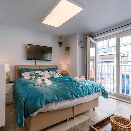 Wonderful Sea Breeze Studio In The Center Of Near The Beach