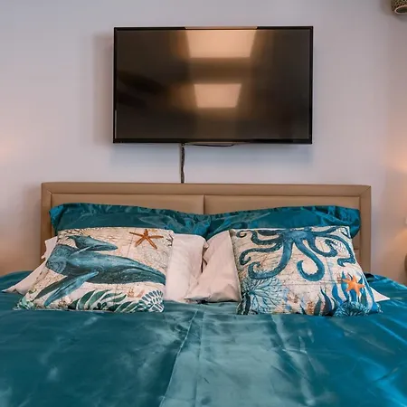 Wonderful Sea Breeze Studio In The Center Of Near The Beach Apartmán